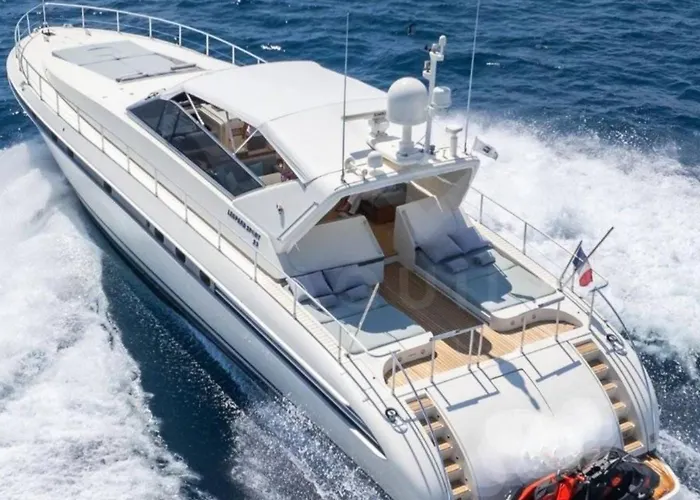 Private Yacht Botel *