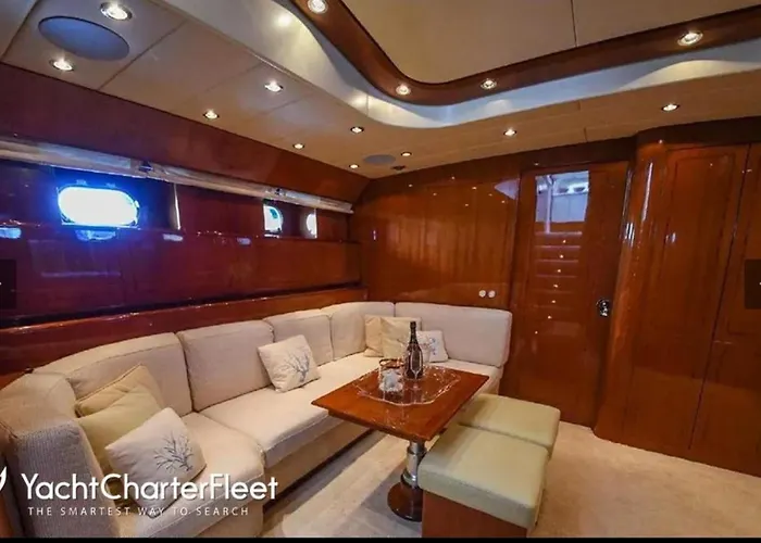 Private Yacht Botel